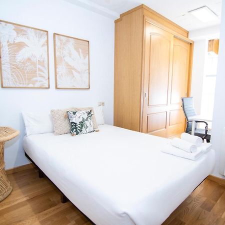 Bright Entire Apartment- Gp 1A Сантьяго-де-Компостела Экстерьер фото