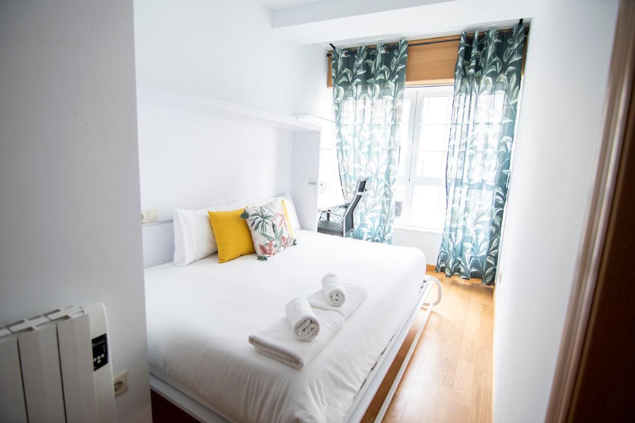 Bright Entire Apartment- Gp 1A Сантьяго-де-Компостела Экстерьер фото