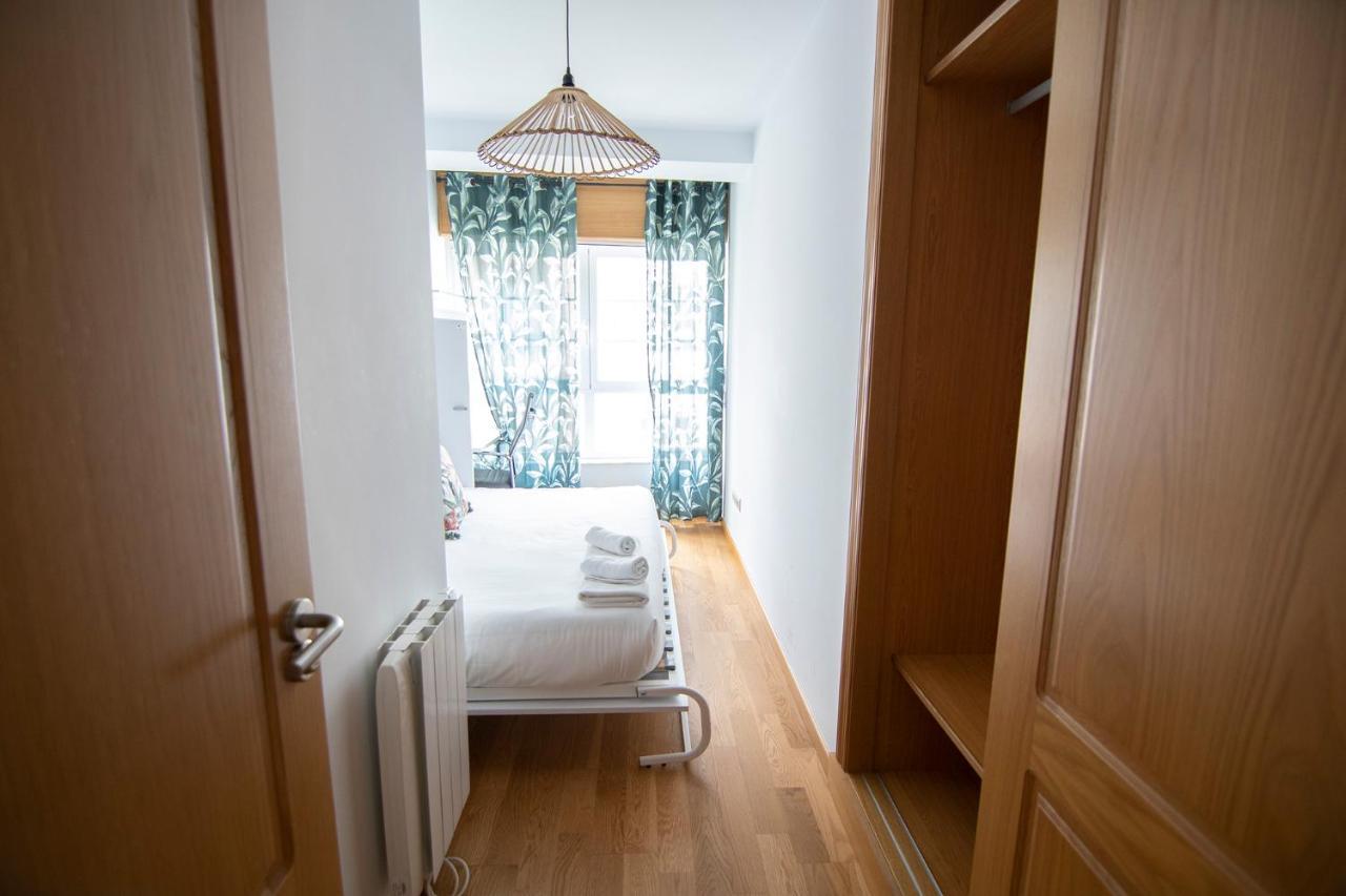 Bright Entire Apartment- Gp 1A Сантьяго-де-Компостела Экстерьер фото